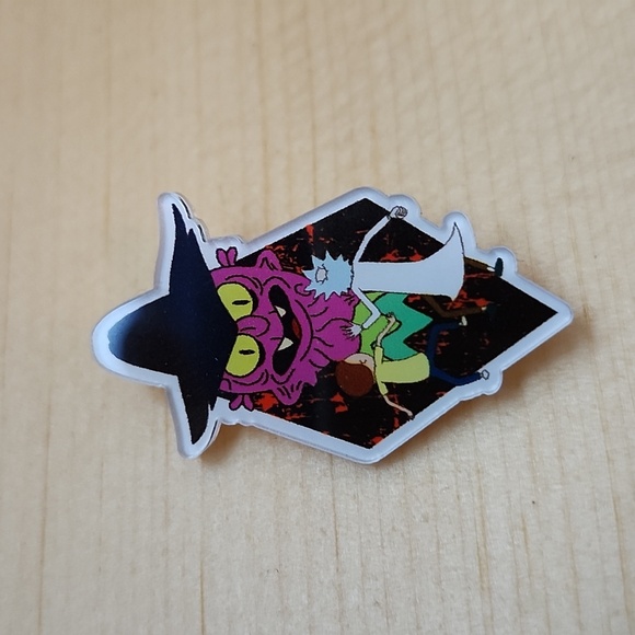 Rick and Morty collectible shaped pins/buttons - Picture 5 of 5